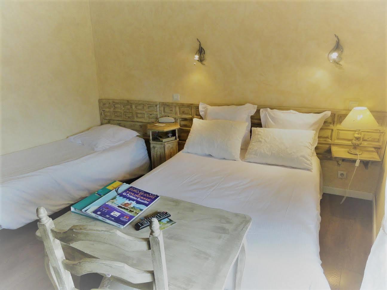 Logis Hotel Restaurant Planes ساياغوز المظهر الخارجي الصورة